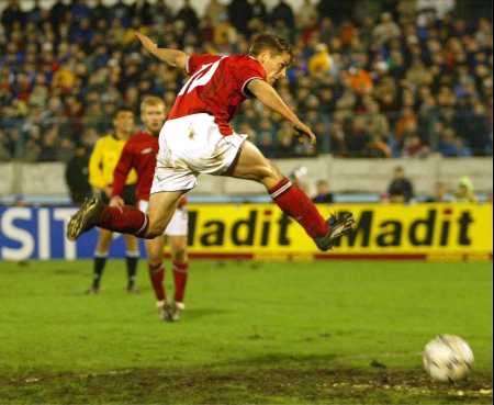 ����� ����