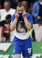 ����� ����