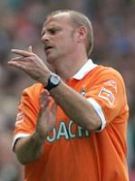 ����� ����