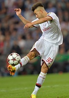 ���-�������