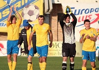 ���-�������