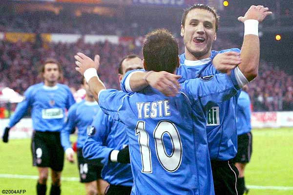 �������